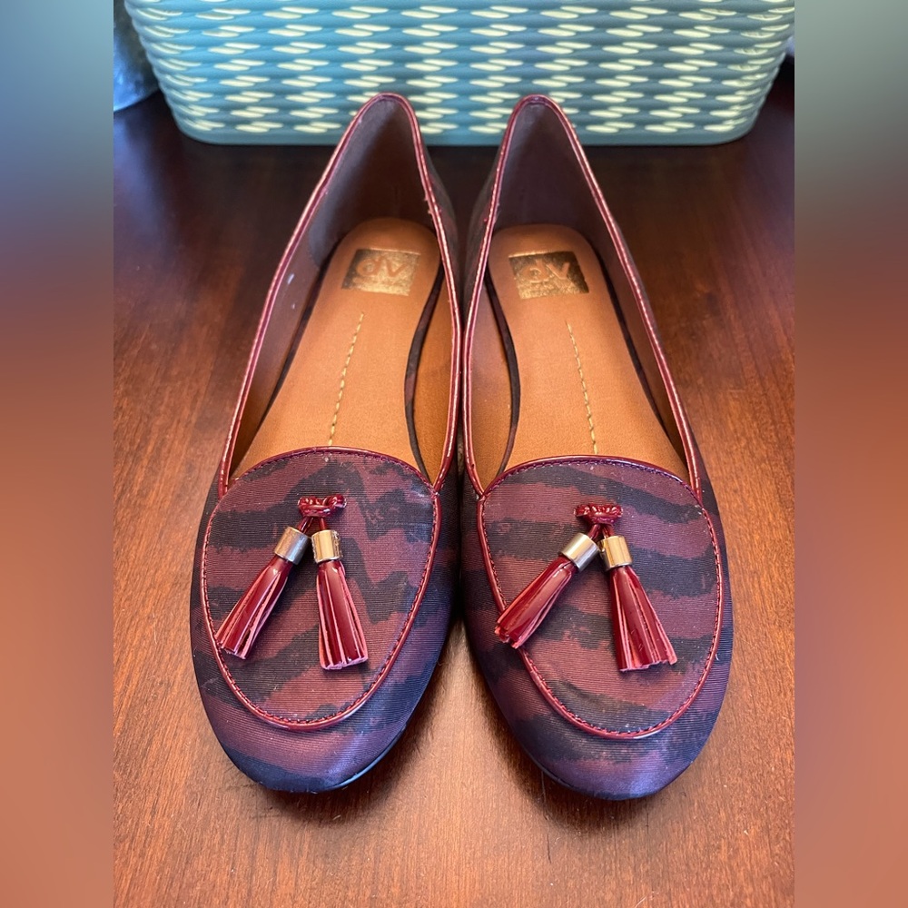 NWOT DV by Dolce Vita Delphi Women's Burgundy Fabric Loafers SZ 8.5